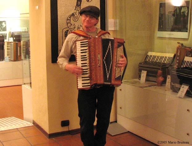 Mario ZeroSette Avec l'accordéon ZeroSette